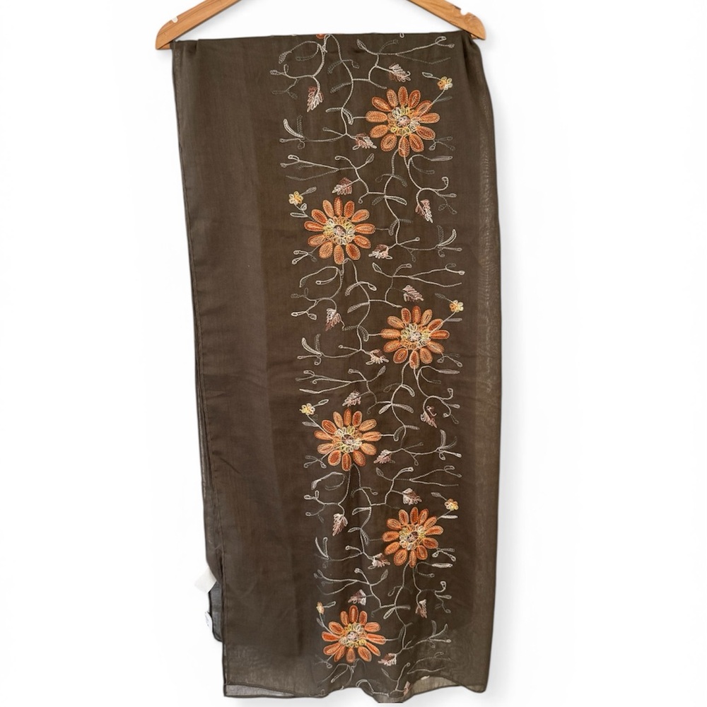 BIJOUX TERNER NWT Embroidered Wrap